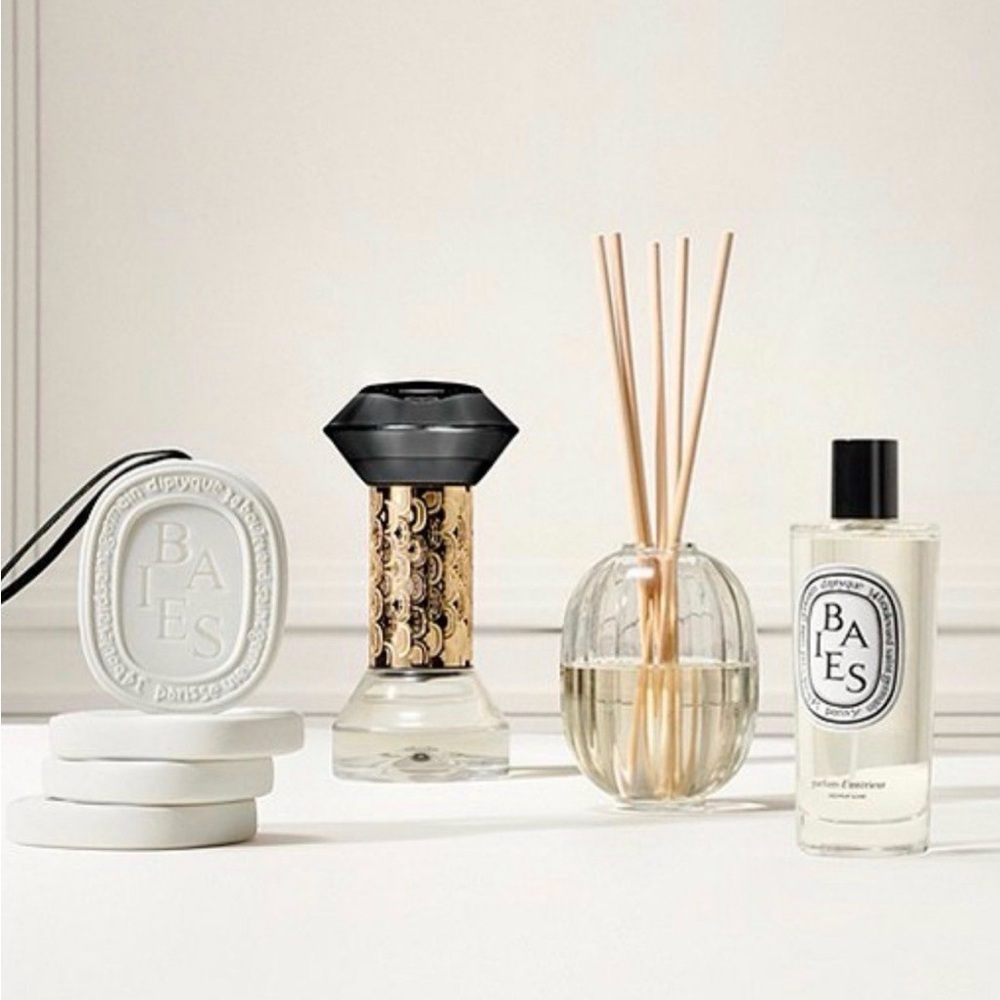 diptyque Baies Home Fragrance Set with White & Gold Accents
